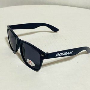 Doosan Polarized Sunglasses for Men and Women - UV Eye Protection.